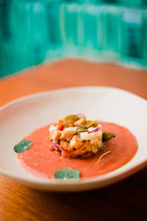 Gazpacho com ervas frescas do horto, restaurante Lago Lisboa