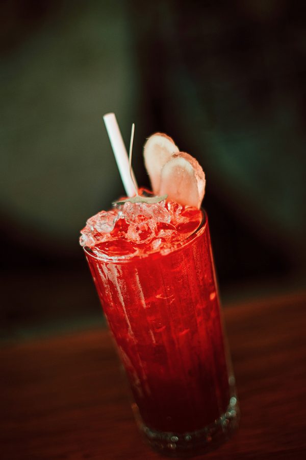 Instagram Lago Lisboa — cocktail vermelho de autor